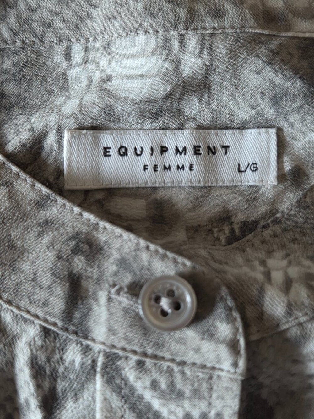Beautiful 100% silk Equipement shirt Snake print in grey